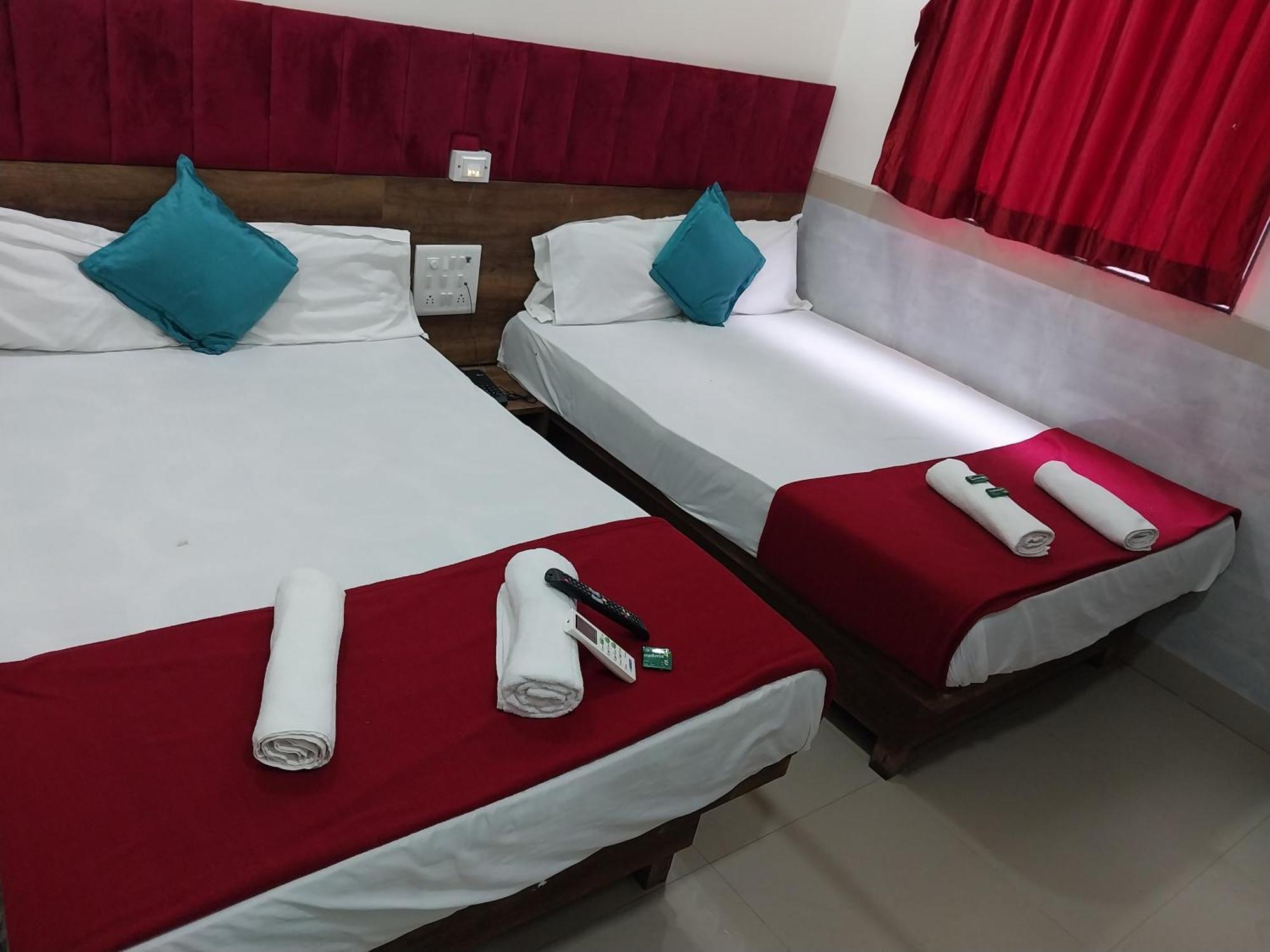 Hotel New Balaji Residency Mumbai Exterior photo